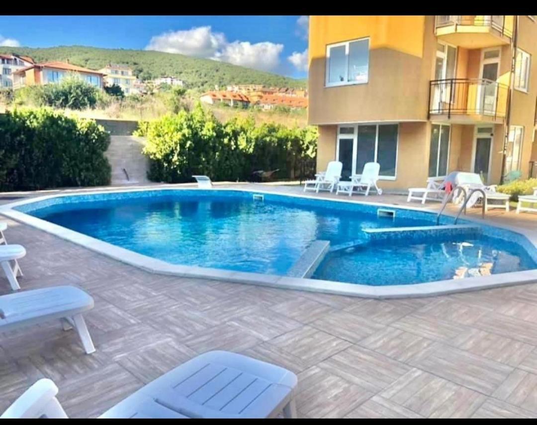 Apartment Blue Komfort Pantai Sunny Luaran gambar
