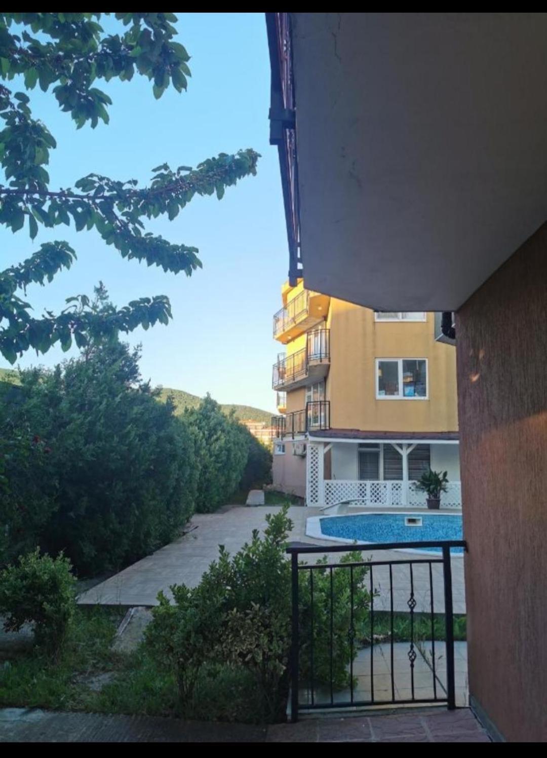 Apartment Blue Komfort Pantai Sunny Luaran gambar